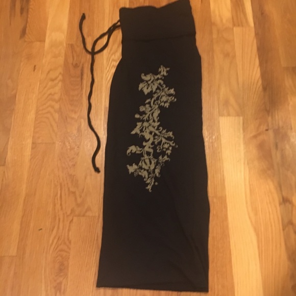 wmo Pants - L/xl yoga Capri with tie waist.